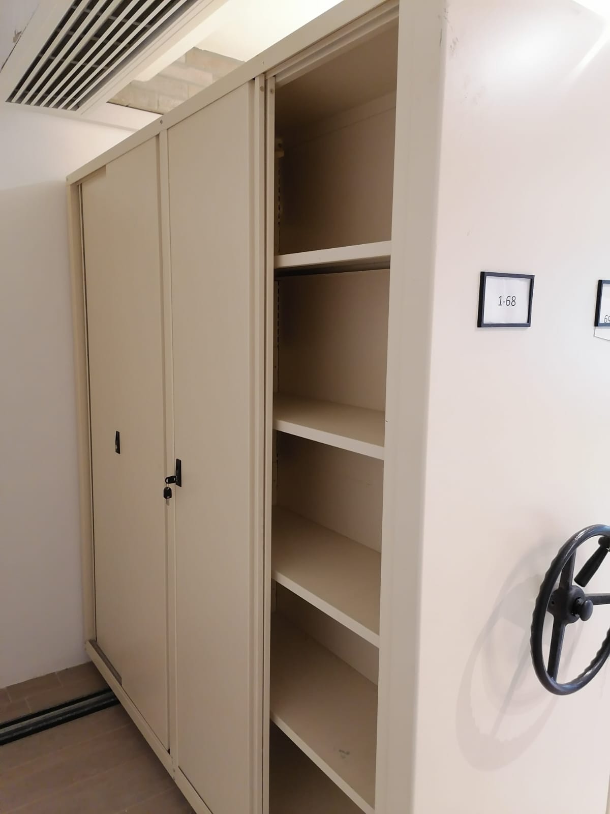 推柜,活動文件柜,活動儲物柜,密集檔案柜,攪攪柜,路軌柜,Mobile Filing Cabinet
