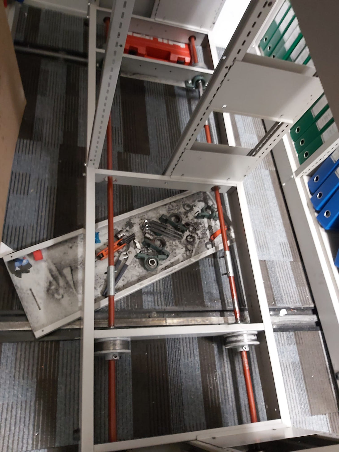 維修推柜，活動文件柜，路軌柜，攪攪柜，機械式推柜