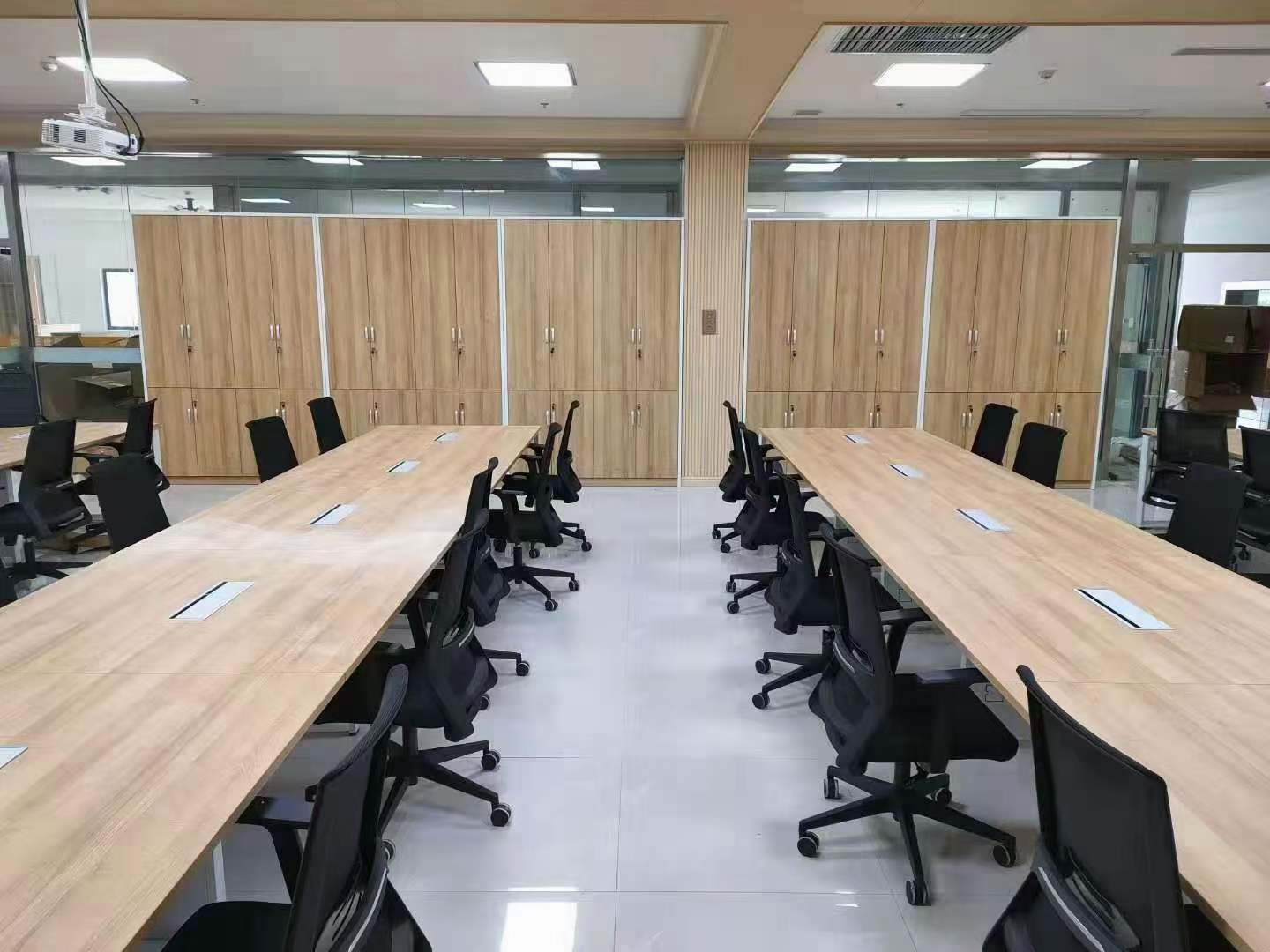 辦公室傢俬，文件柜，活動推柜，儲物柜，學校傢俬，拆搬裝傢俬服務，維修傢俬，Office Furniture