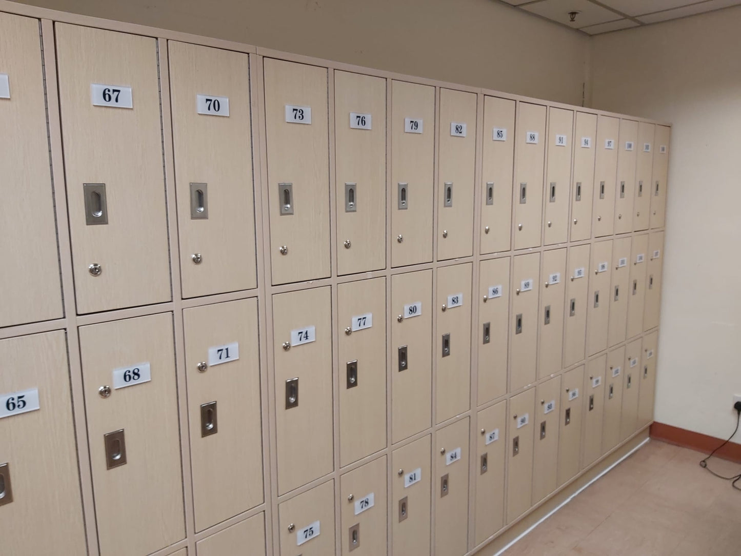 學生儲物柜，Locker，多門柜，多用途儲物柜，Storage Cabinet，學校 Locker，更衣室儲物柜，Plastic Locker，塑膠儲物柜