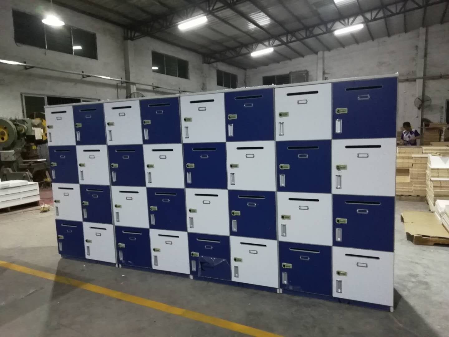學生儲物柜，Locker，多門柜，多用途儲物柜，Storage Cabinet，學校 Locker，更衣室儲物柜，Plastic Locker，塑膠儲物柜
