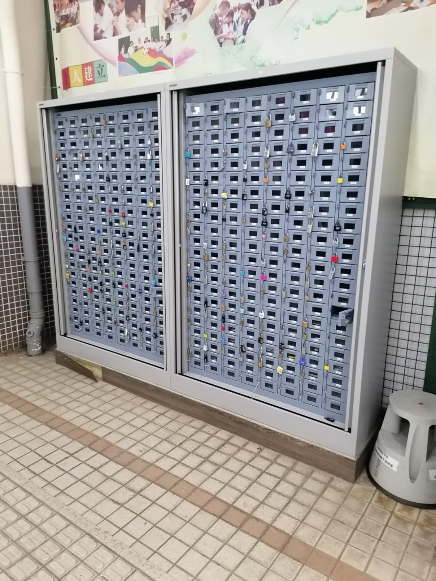 學生儲物柜，Locker，多門柜，多用途儲物柜，Storage Cabinet，學校 Locker，更衣室儲物柜，Plastic Locker，塑膠儲物柜